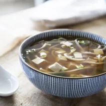 Miso-Suppe mit Seetang