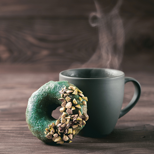 Fake Chocolate Donut mit Spirulina